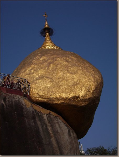 Kyaiktiyo - der goldene Felsen