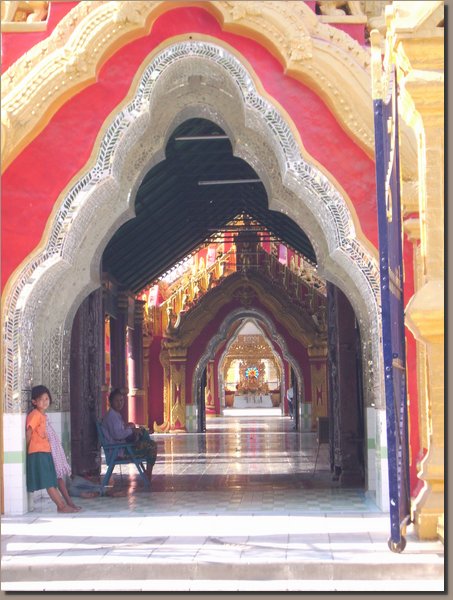 Mandalay - Kuthodaw-Pagode