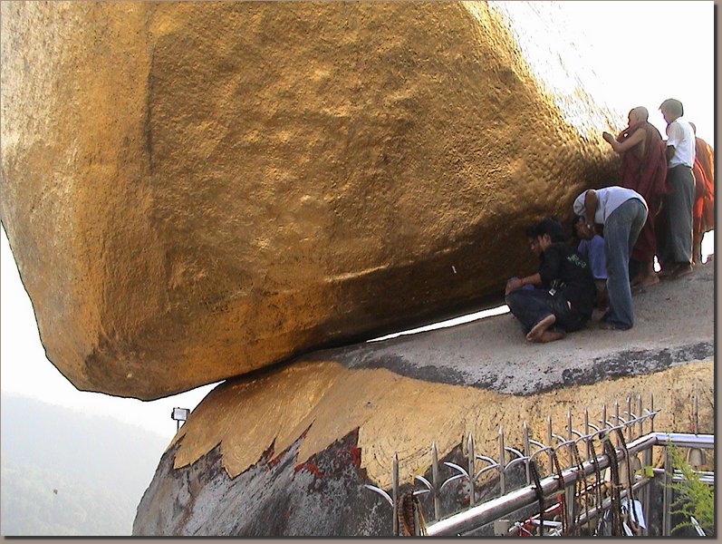 Kyaiktiyo - der goldene Felsen