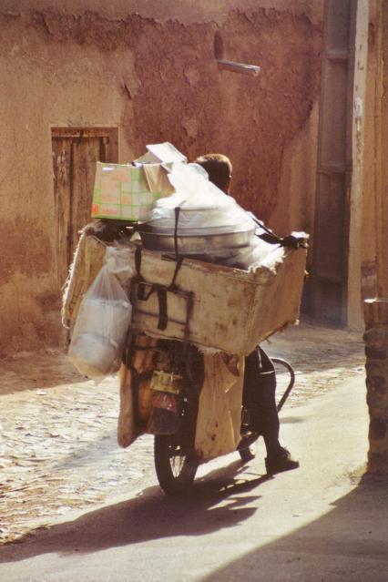 Fahrt Isfahan -> Teheran - leichte Mopedbeladung